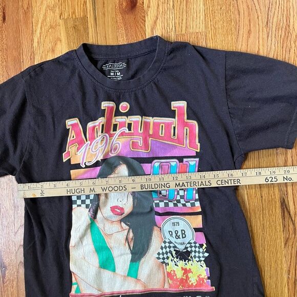 Aaliyah graphic Tee Shirt - Picture 4 of 5